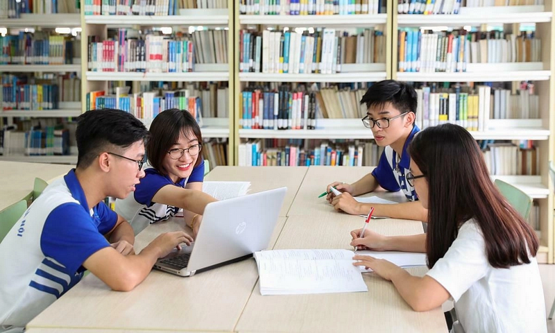 Hoc phi 12 truong thuoc Dai hoc Quoc gia Ha Noi nam 2026