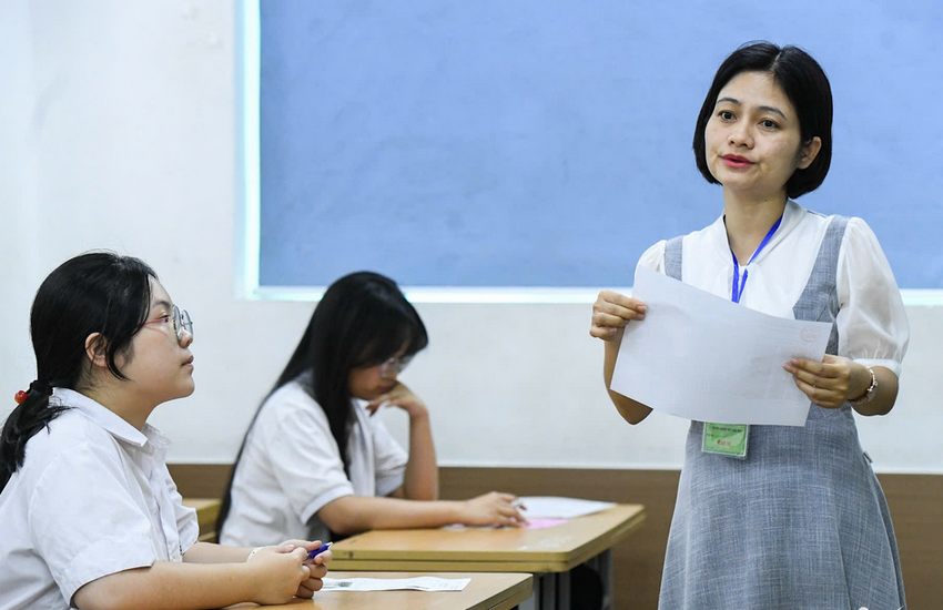 Gan 7000 thi sinh vang thi mon Toan, 27 em bi dinh chi ngay dau thi tot nghiep THPT