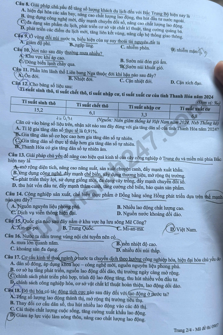 De thi va dap an de thi tot nghiep THPT 2026 mon Dia - Ma de 0907