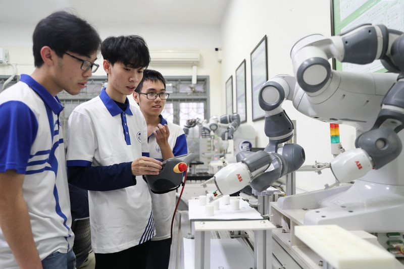 Diem san xet tuyen Dai hoc Cong nghe - DHQGHN 2026