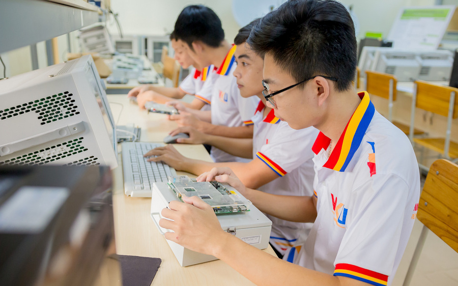 Dat 7,5 diem Toan moi duoc xet tuyen nganh vi mach ban dan