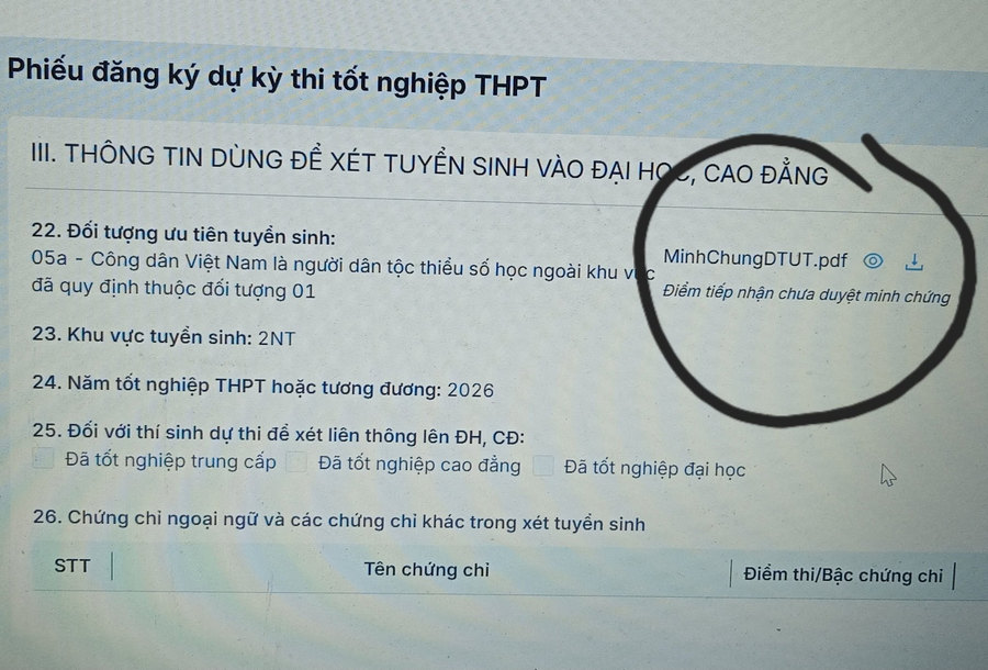Huong dan kiem tra trang thai minh chung xet tuyen 2026