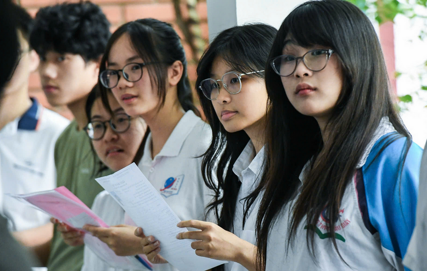 Cac truong dai hoc tung lay 26-27 diem tinh diem trung tuyen 2026 ra sao? 