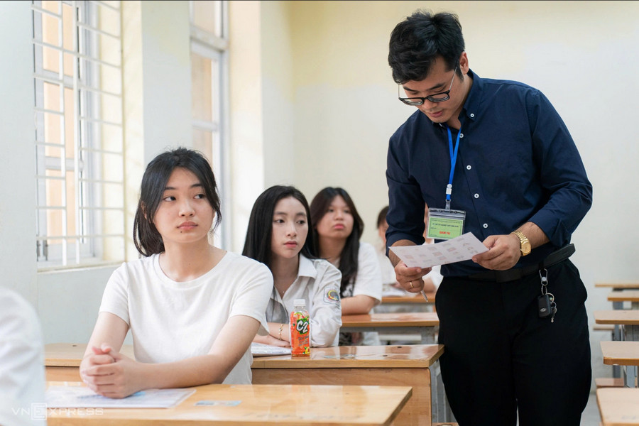 Bien dong du lieu thi sinh sat gio 'loc ao' dai hoc