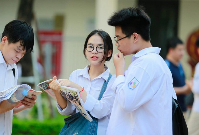 Giam doc So GD-DT Ha Noi: Tien toi xet tuyen lop 10