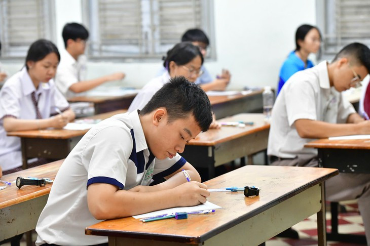 Luong lon thi sinh thi doi tuyen hoc sinh gioi quoc gia o TPHCM chon mon Anh