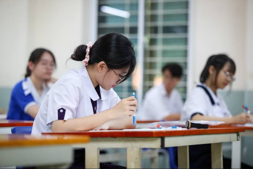 De thi tot nghiep THPT 2027 du kien kho hon, diem san nganh y co the vuot 22